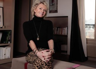 Sophie Davant grande amoureuse : ces « coups de foudre » qu’elle assume (détail) Sophie Davant grande amoureuse : ces "coups de foudre" qu'elle assume (détail)