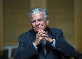 Affaire Olivier Duhamel : un proche savait tout et affirme « ne plus dormir de la nuit » (détail) Affaire Olivier Duhamel : un proche savait tout et affirme "ne plus dormir de la nuit" (détail)