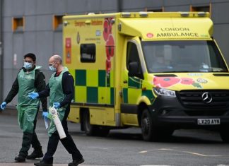 Coronavirus en direct : Le Royaume-Uni recense plus de 1 000 décès en 24 h Coronavirus en direct : Le Royaume-Uni recense plus de 1 000 décès en 24 h