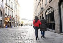 Coronavirus France: Un confinement 7 jours sur 7 dans 16 départements Coronavirus France: Un confinement 7 jours sur 7 dans 16 départements