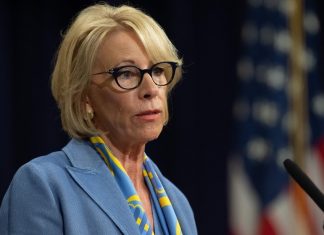 Démission de Betsy Devos après l’assaut du Capitole Démission de Betsy Devos après l'assaut du Capitole