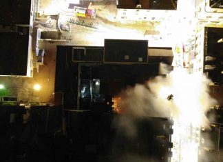 Dijon: un mort et plusieurs blessés dans un incendie (détail) Dijon: un mort et plusieurs blessés dans un incendie (détail)