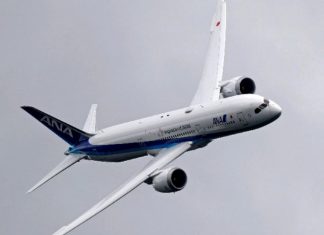 Indonésie : un Boeing 737 disparaît des radars, des bateaux envoyés sur le site probable du crash Indonésie : un Boeing 737 disparaît des radars, des bateaux envoyés sur le site probable du crash