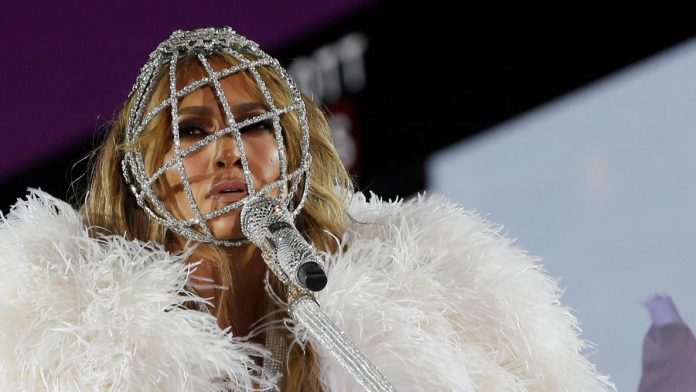 Jennifer Lopez émue aux larmes lors de son concert du réveillon à Times Square (VIDEO)