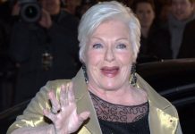 La chanteuse Line Renaud s’est fait vacciner contre la Covid-19 La chanteuse Line Renaud s’est fait vacciner contre la Covid-19