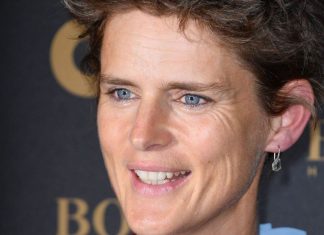 La famille de Stella Tennant révèle les causes de sa mort à 50 ans (détail) La famille de Stella Tennant révèle les causes de sa mort à 50 ans (détail)