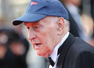 Le célèbre cascadeur Rémy Julienne est mort des suites du Covid-19 à l’âge de 90 ans Le célèbre cascadeur Rémy Julienne est mort des suites du Covid-19 à l'âge de 90 ans