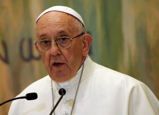 Le pape François souffre d’une « douloureuse sciatique » (détail) Le pape François souffre d’une "douloureuse sciatique" (détail)