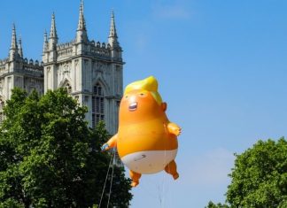 Un ballon géant représentant Donald Trump arrive au musée de Londres Un ballon géant représentant Donald Trump arrive au musée de Londres