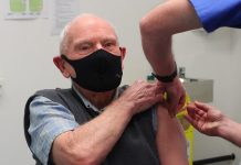 Coronavirus France en direct : la vaccination élargie aux plus de 75 ans débute ce lundi Coronavirus France en direct : la vaccination élargie aux plus de 75 ans débute ce lundi