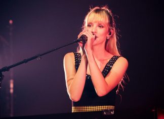 Angele : son combat contre la maladie (détail) Angele : son combat contre la maladie (détail)