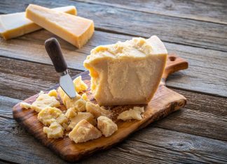 Astuce : Pourquoi il ne faut plus jamais jeter la croûte du parmesan ? Astuce : Pourquoi il ne faut plus jamais jeter la croûte du parmesan ?