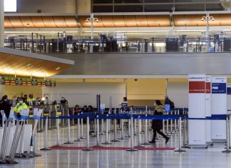 Attestation de voyage : Remplissez votre attestation de déplacement (détail) Attestation de voyage : Remplissez votre attestation de déplacement (détail)