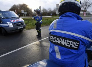 Bas-Rhin: flashé à 191 km/h à 88 ans, il dit être en retard pour son vaccin anti-Covid-19 (détail) Bas-Rhin: flashé à 191 km/h à 88 ans, il dit être en retard pour son vaccin anti-Covid-19