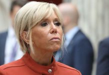 Brigitte Macron piégée et « surprise » par une apparition ahurissante d’Emmanuel Macron dans une émission (détail) Brigitte Macron piégée et "surprise" par une apparition ahurissante d'Emmanuel Macron dans une émission (détail)
