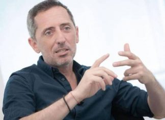 « C’est lamentable » : revers cinglant pour Gad Elmaleh et son hommage à Claude Nougaro (détail) "C'est lamentable" : revers cinglant pour Gad Elmaleh et son hommage à Claude Nougaro (détail)