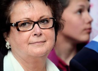 Christine Boutin moquée sur Twitter pour sa bourde sur Jésus (détail) Christine Boutin moquée sur Twitter pour sa bourde sur Jésus (détail)