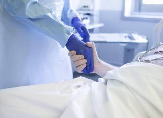 Coma : Un anglais se réveille après avoir dormi durant toute la pandémie Coma : Un anglais se réveille après avoir dormi durant toute la pandémie