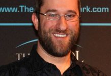 Décès de l’acteur Dustin Diamond, Screech de « Sauvé par le gong » à l’âge de 44 Décès de l'acteur Dustin Diamond, Screech de "Sauvé par le gong" à l’âge de 44