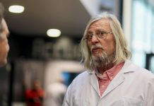 Didier Raoult : que pense sa femme Natacha Caïn de ses prises de parole ? (détail) Didier Raoult : que pense sa femme Natacha Caïn de ses prises de parole ? (détail)