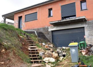 Disparition de Delphine Jubillar : les confidences de ses voisins sur sa « maison bizarre » (détail) Disparition de Delphine Jubillar : les confidences de ses voisins sur sa "maison bizarre" (détail)