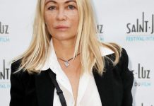 Emmanuelle Béart fière de ses 3 enfants « hyper brillants » (détail) Emmanuelle Béart fière de ses 3 enfants "hyper brillants" (détail)