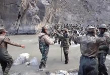La Chine diffuse une vidéo des combats meurtriers entre soldats chinois et indiens en juin 2020 (détail) La Chine diffuse une vidéo des combats meurtriers entre soldats chinois et indiens en juin 2020 (détail)