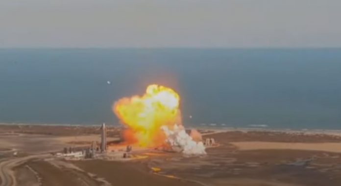 Le crash impressionnant du nouveau prototype de la fusée de SpaceX (VIDÉO)
