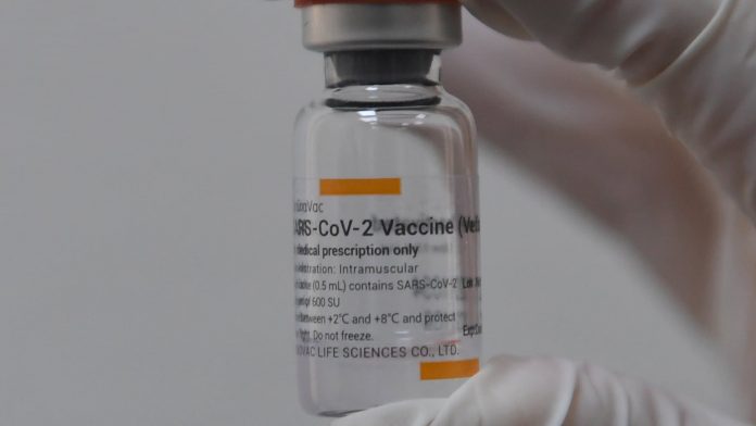 Le vaccin chinois CoronaVac montre une efficacité d'environ 50 %