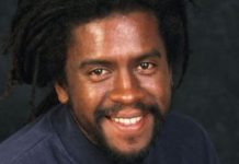 Mort du chanteur Tonton David : les causes dévoilées (détail) Mort du chanteur Tonton David : les causes dévoilées (détail)