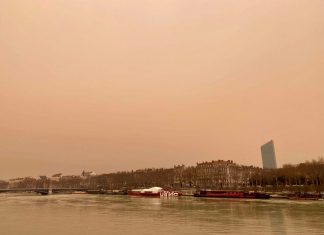 Photo : Pourquoi cet étrange ciel jaune au-dessus de Lyon ? Photo : Pourquoi cet étrange ciel jaune au-dessus de Lyon ?