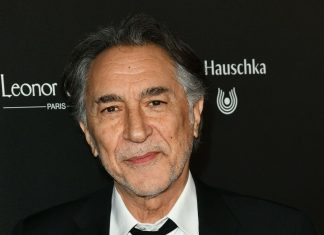 Richard Berry : la réaction étonnante de sa fille Coline quand il a donné un rein à sa sœur (détail) Richard Berry : la réaction étonnante de sa fille Coline quand il a donné un rein à sa sœur (détail)