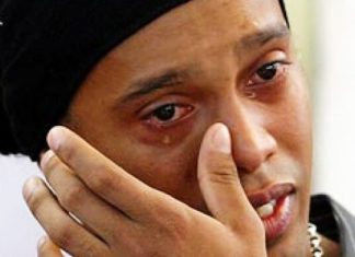 Ronaldinho, la triste nouvelle (détail) Ronaldinho, la triste nouvelle (détail)