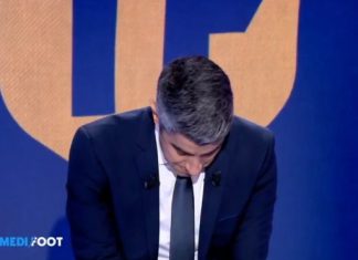 TV : Scène bouleversante sur le plateau de Téléfoot (Vidéo) TV : Scène bouleversante sur le plateau de Téléfoot (Vidéo)