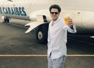 Une journaliste raconte comment L’humoriste Jamel Debbouze a perdu son bras à l’âge de 14 ans Une journaliste raconte comment L'humoriste Jamel Debbouze a perdu son bras à l'âge de 14 ans