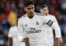 Varane poussé dehors par le Real Madrid ? (détail) Varane poussé dehors par le Real Madrid ? (détail)
