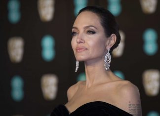 L’actrice Angelina Jolie vend un cadeau de Brad Pitt à plus de 11,5 millions de dollars ! L'actrice Angelina Jolie vend un cadeau de Brad Pitt à plus de 11,5 millions de dollars !