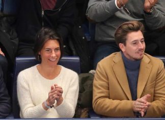 Alessandra Sublet célibataire : c’est fini avec Jordan Deguen ! (détail) Alessandra Sublet célibataire : c’est fini avec Jordan Deguen ! (détail)