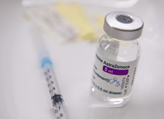 AstraZeneca : la famille d’un homme décédé quelques jours après sa vaccination porte plainte à Annecy (détail) AstraZeneca : la famille d’un homme décédé quelques jours après sa vaccination porte plainte à Annecy (détail)