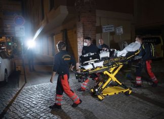 Tuerie dans une clinique allemande: 4 morts, 1 blessé grave et une employée interpellée (détail) Tuerie dans une clinique allemande: 4 morts, 1 blessé grave et une employée interpellée (détail)