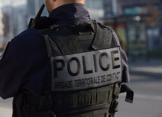 Nanterre. Sa fille est harcelée sexuellement dans la rue, il tire au 9 mm (détail) Nanterre. Sa fille est harcelée sexuellement dans la rue, il tire au 9 mm (détail)