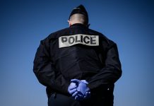 Policier tué à Avignon : des traces ADN de suspects sur la scène de crime (détail) Policier tué à Avignon : des traces ADN de suspects sur la scène de crime (détail)