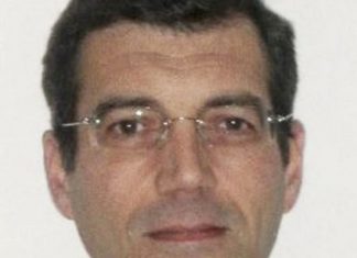 Affaire Dupont de Ligonnès : une opération de police menée dans un cimetière du Var (détail) Affaire Dupont de Ligonnès : une opération de police menée dans un cimetière du Var (détail)