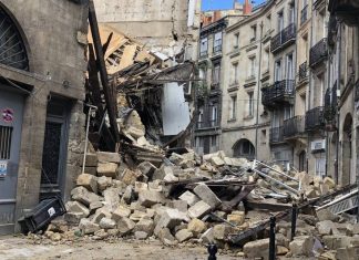 Bordeaux: Deux immeubles s’effondrent faisant trois blessés dont un grave Bordeaux: Deux immeubles s’effondrent faisant trois blessés dont un grave
