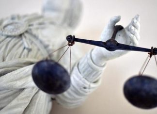 Une femme étouffée par une madeleine dans un Ehpad, un assassinat ? (détail) Une femme étouffée par une madeleine dans un Ehpad, un assassinat ? (détail)