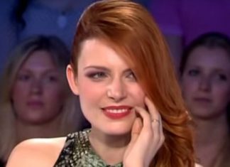 « Je suis très amoureuse, mais pas de lui »: La chanteuse Élodie Frégé se lâche lors d’une séance photo lunaire dans Surprise sur prise (VIDEO) "Je suis très amoureuse, mais pas de lui": La chanteuse Élodie Frégé se lâche lors d'une séance photo lunaire dans Surprise sur prise (VIDEO)