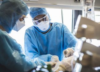 Coronavirus en France : la vague décline toujours, environ 50 000 nouveaux cas par jour Coronavirus : hausse des hospitalisations et 149 décès recensés ces dernières 24 heures