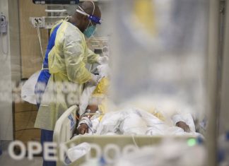 « J’aurais dû me faire vacciner » : un père de cinq enfants meurt du COVID-19 « J'aurais dû me faire vacciner » : un père de cinq enfants meurt du COVID-19