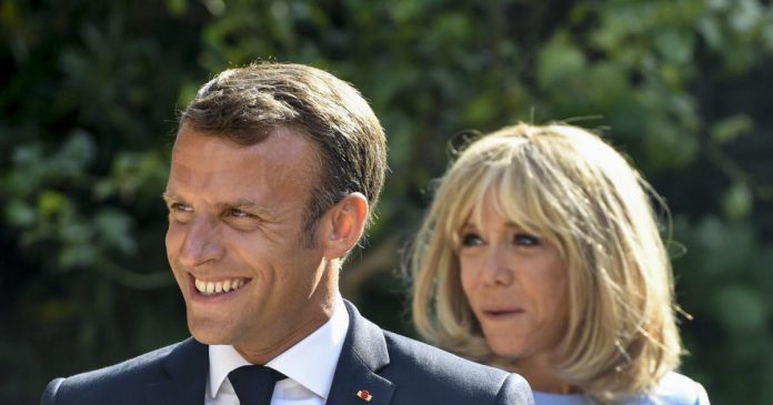 Photo d'Emmanuel Macron en maillot de bain : enquête ouverte pour 