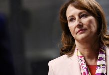 Politique. Sévère défaite pour Ségolène Royal aux sénatoriales Politique. Sévère défaite pour Ségolène Royal aux sénatoriales